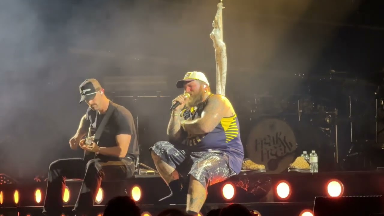 Teddy Swims “smalls hands” live in Indianapolis