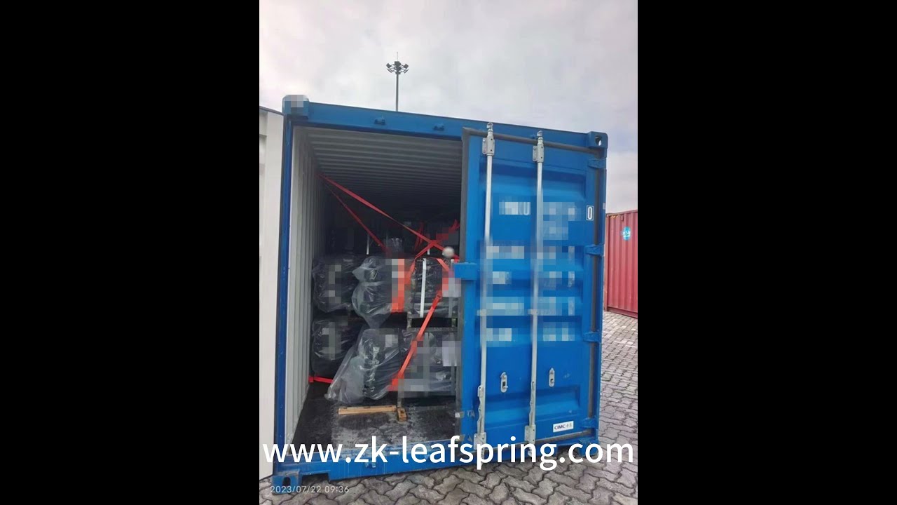 Seven containers of leaf springs have been loaded,  waiting to board the ship for Russia.