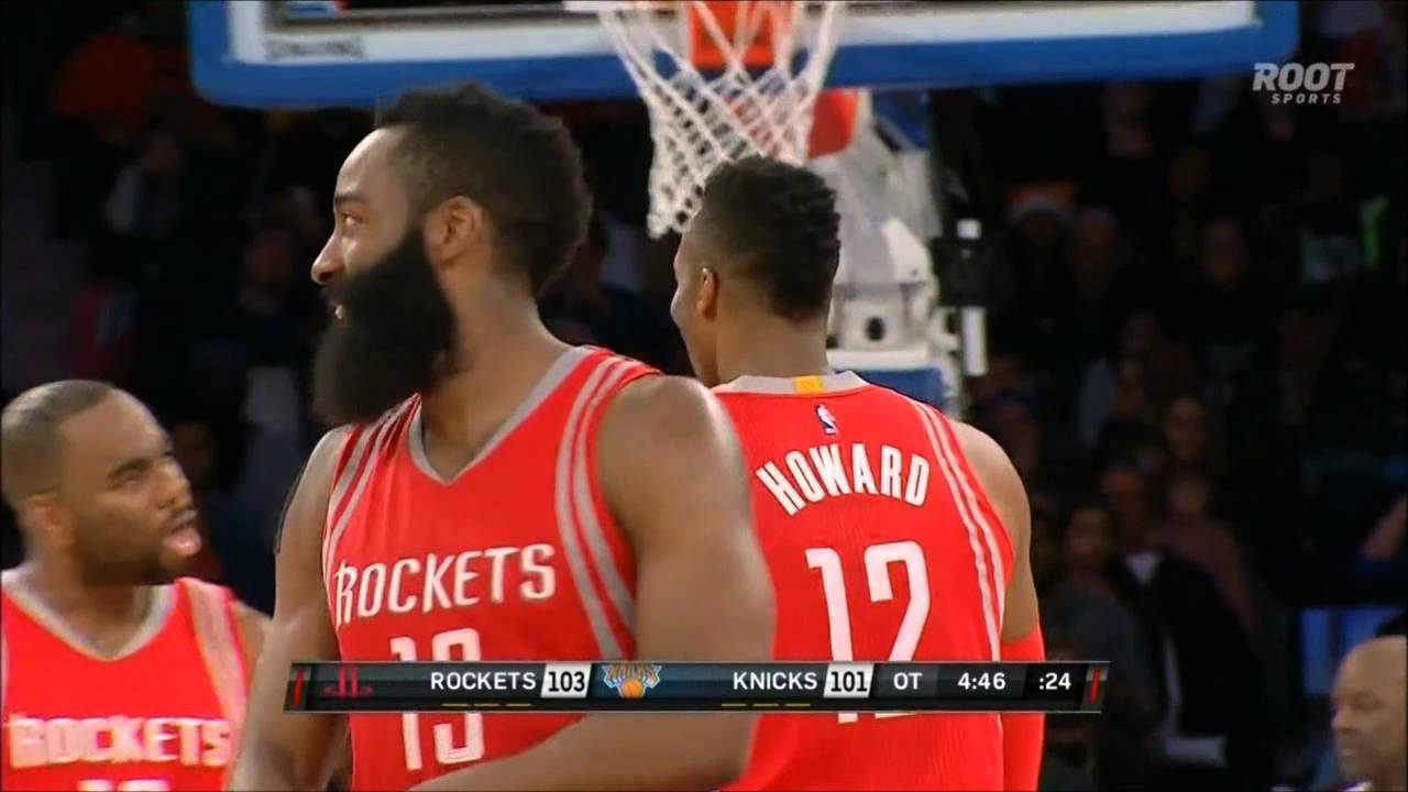 Dwight Howard dunks ALL OVER Porzingis