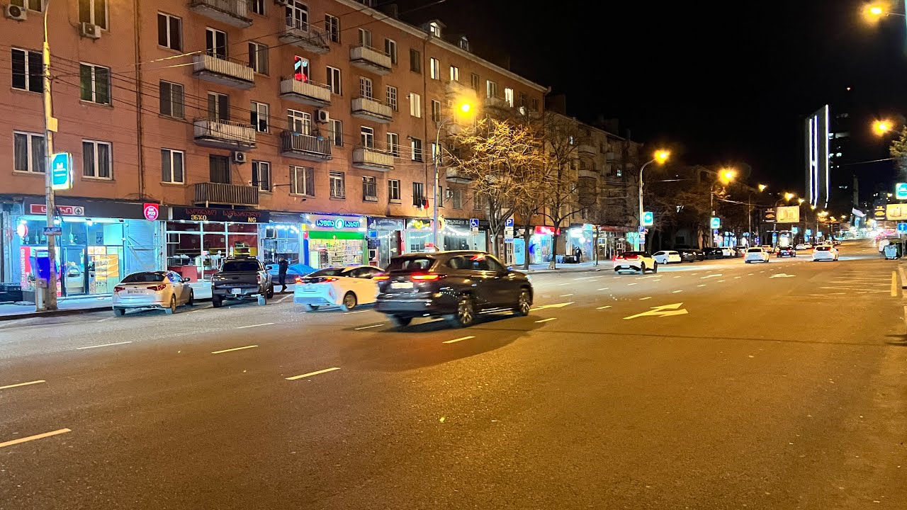 Тбилиси. Сабуртало. Проспект Мераба Костава- проспект Важа Пшавела. Вечерний маршрут.