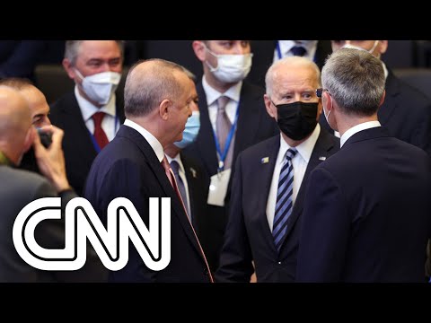 Vídeo: Fofocas Pós-Olimpíada: Putin E A Ginasta - Rede Matador