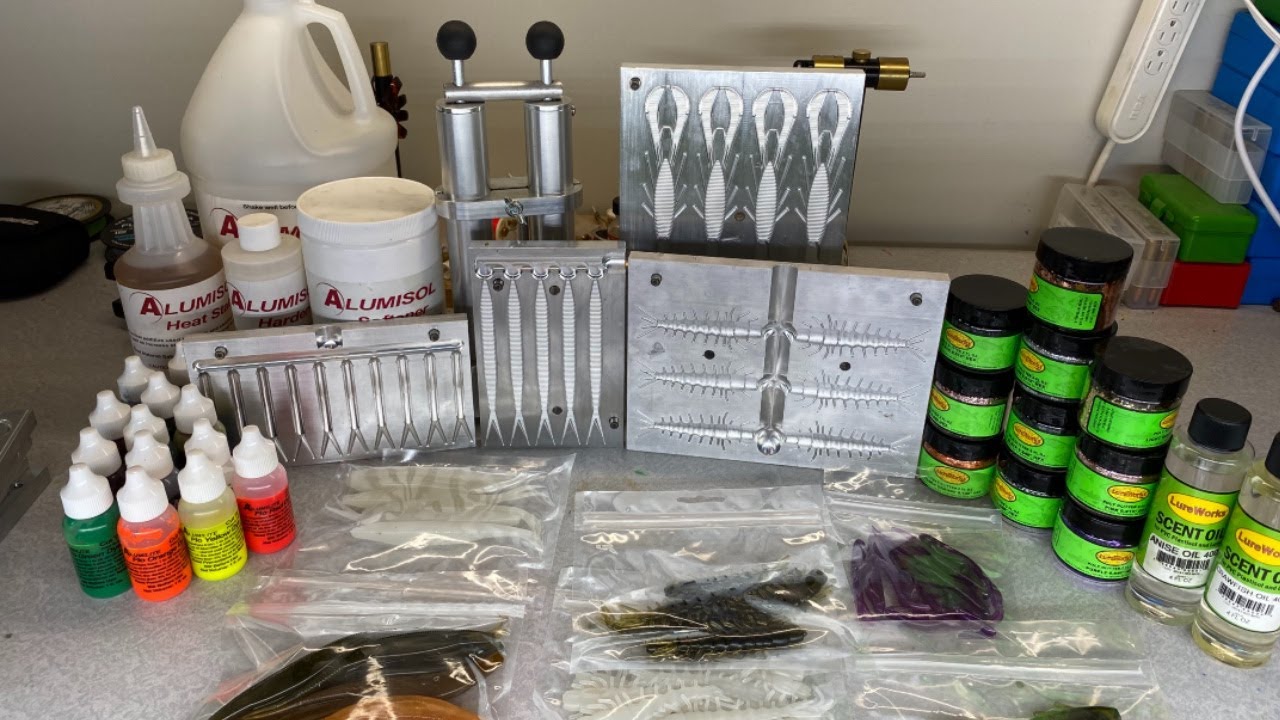 My New Soft Plastic Bait Set Up!! Quick Look. Hellgrammite, Flukes, and  Creature Bait Molds. 