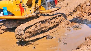 320C Excavator working in deep mud to continue the accomplishment of a large project by Bulldozer Working Group 454 views 3 days ago 19 minutes