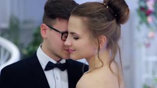 Декор зала от Студии Свадеб LoveStory в цвете марсала Декор зала от Студии Свадеб LoveStory в цвете марсала