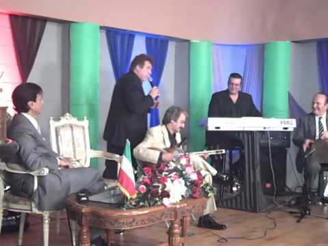 Pete Allman sings Sit down stand up praise the lor...