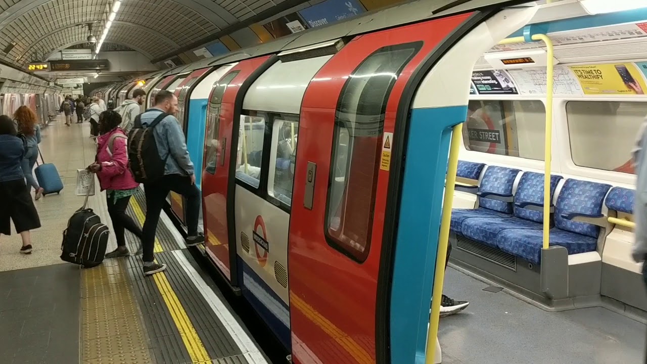 Baker Street Station, Jubilee Line.  London Transport, underground tube trains going south