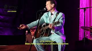 Chris Isaak (LIVE HD) / Can't Help Falling in Love / Humphreys : San Diego, CA 7/27/23 Resimi