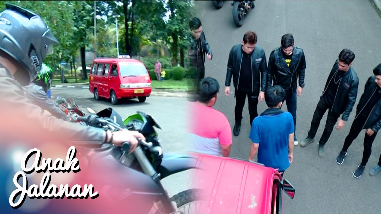 Black Cobra Keroyok Iyan Yang Lagi Narik angkot [Anak Jalanan] [11 April 2016]