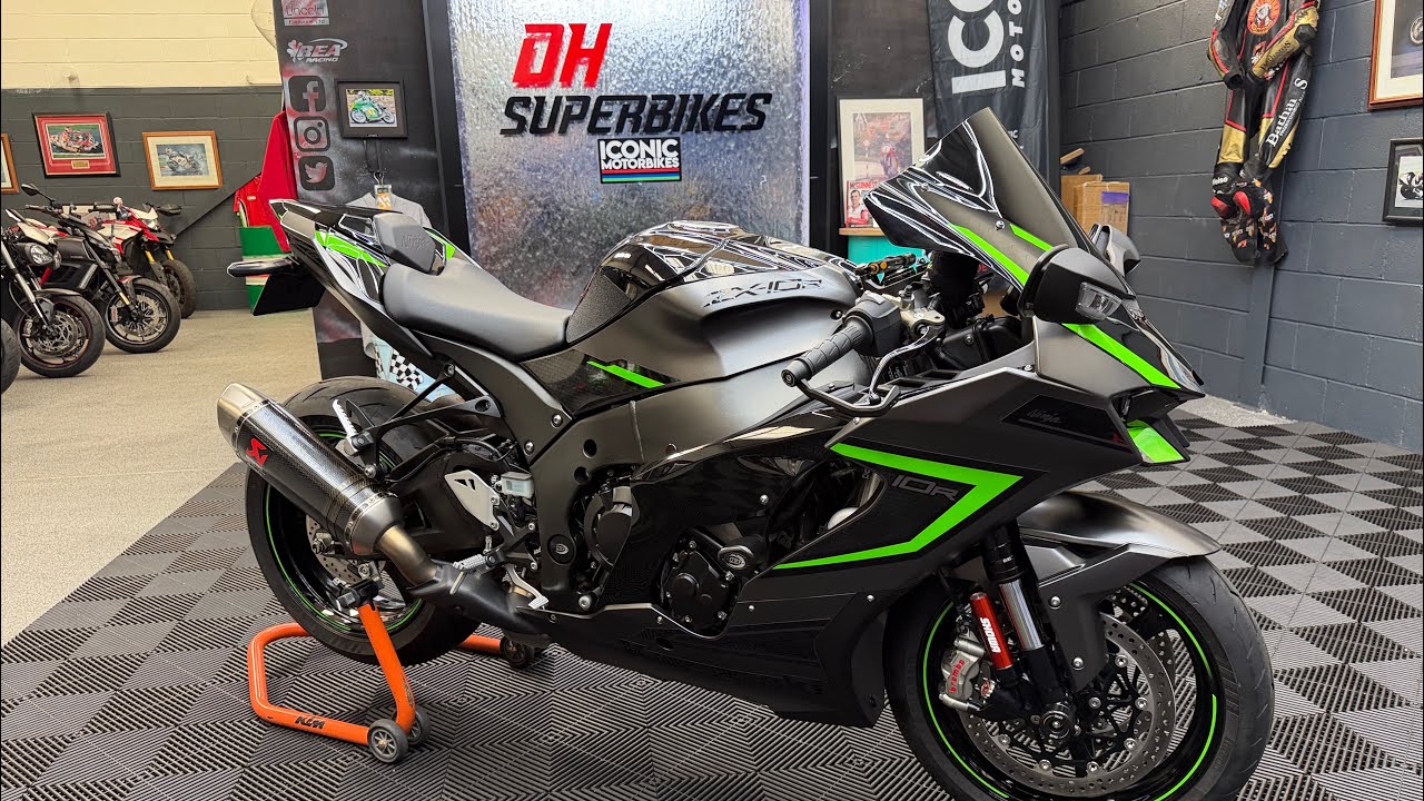 2022 Kawasaki ZX-10R Performance Ninja 1 owner 2600 Miles