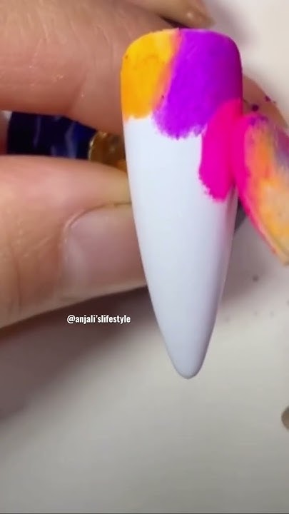 holi special nail art
