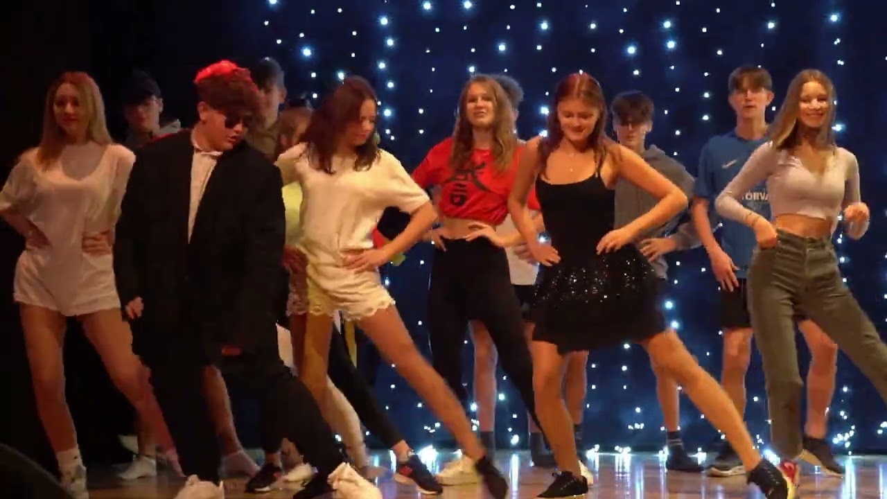 8.a PSY - Gangnam Style