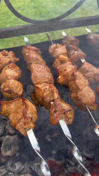 Пятница - пора мариновать мясо для шашлыка. Рецепт в описании 😉 ...