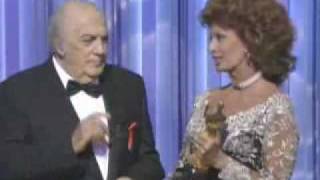 Federico Fellini riceve l'Oscar alla carriera