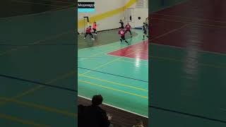 Аккуратно уложил мяч в ворота😱Гол Смирнова💪 #goals #futsal #top #футбол #футзал #топ #futbol