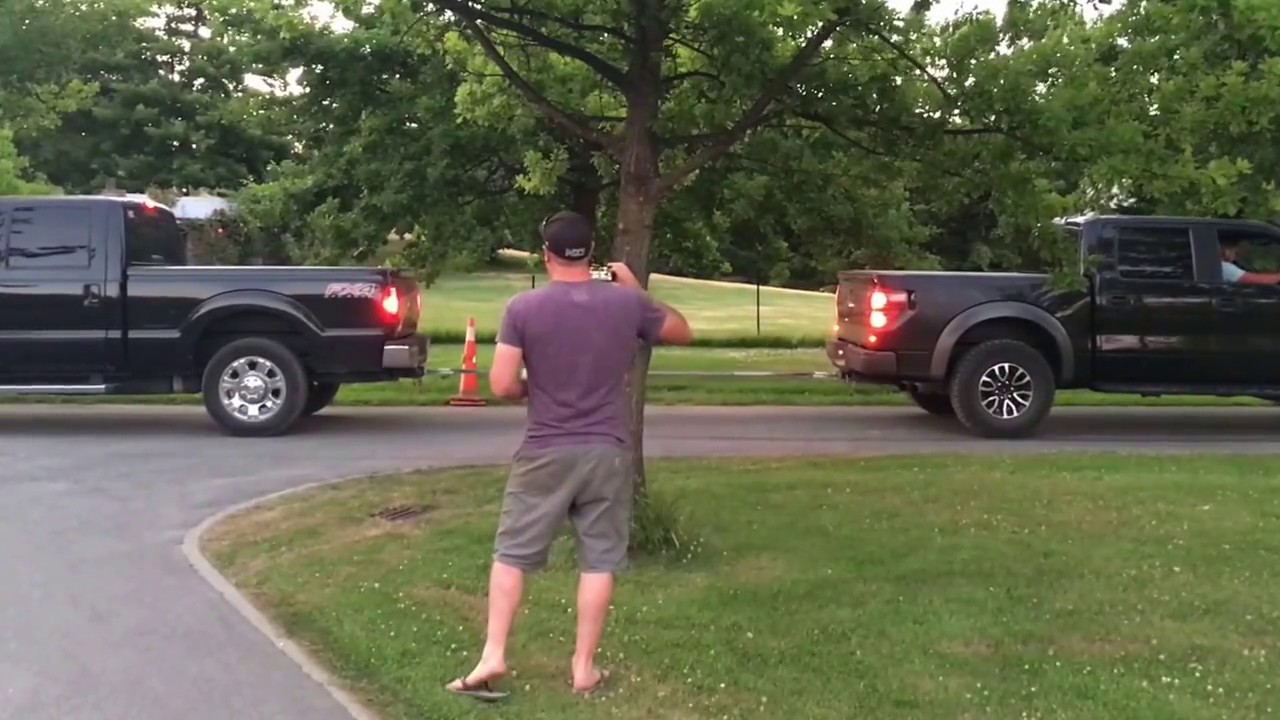TUG OF WAR F250 Vs Raptor ROSH YouTube