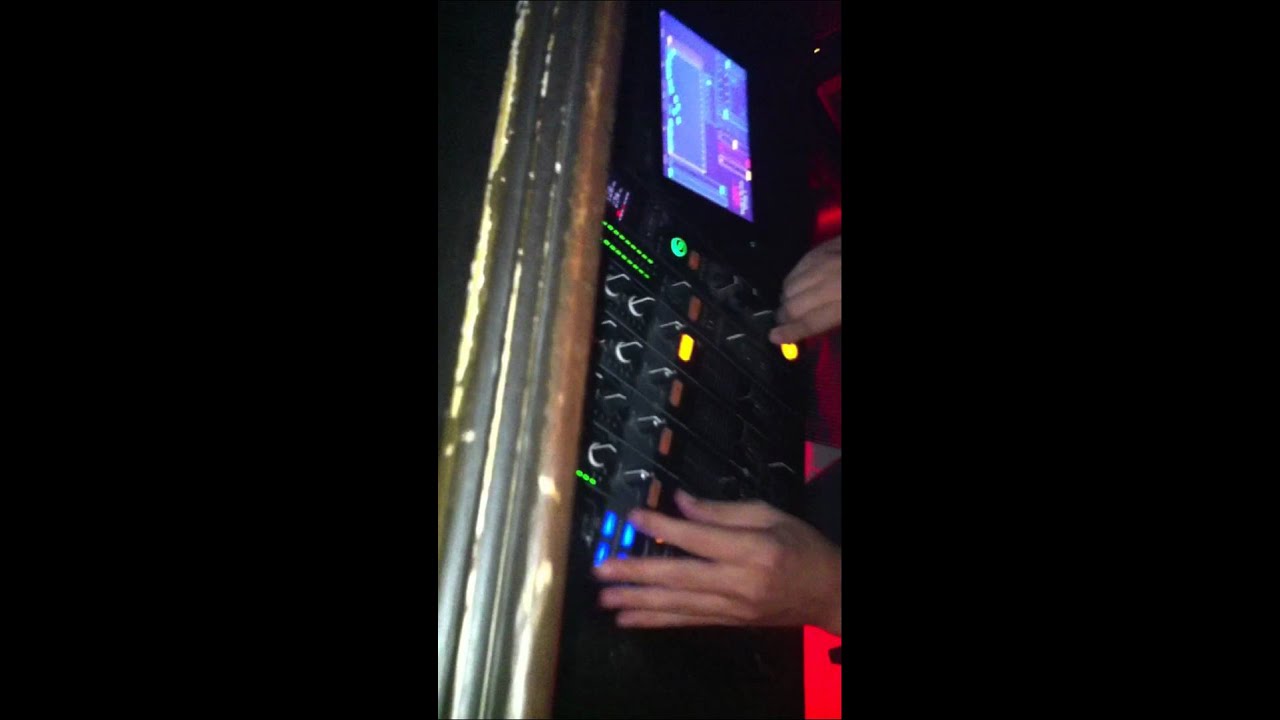 Steve Duda DJ'ing with Ableton, Nerve and iPad