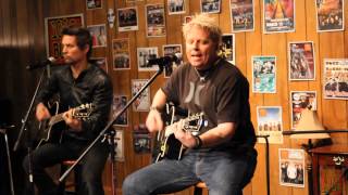 Video voorbeeld van "1029 the Buzz Acoustic Sessions: The Offspring - Self Esteem"