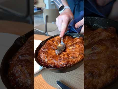 We’re in the kitchen at @standardxmelbourne who show us how to make a pear tarte tatin 🍐🥧🔥
