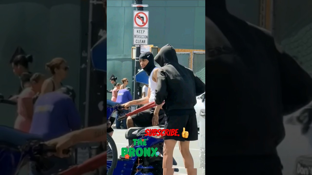 Tonton Only In The Bronx.😂 #subscribe #shorts #shortsvideo #nyc #onlyinnewyork #fyp #thebronx di YouTube Tonton Only In The Bronx.😂 #subscribe #shorts #shortsvideo #nyc #onlyinnewyork #fyp #thebronx di YouTube