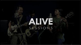 Download Lagu Outstep - Terluka | ALIVE SESSION MP3