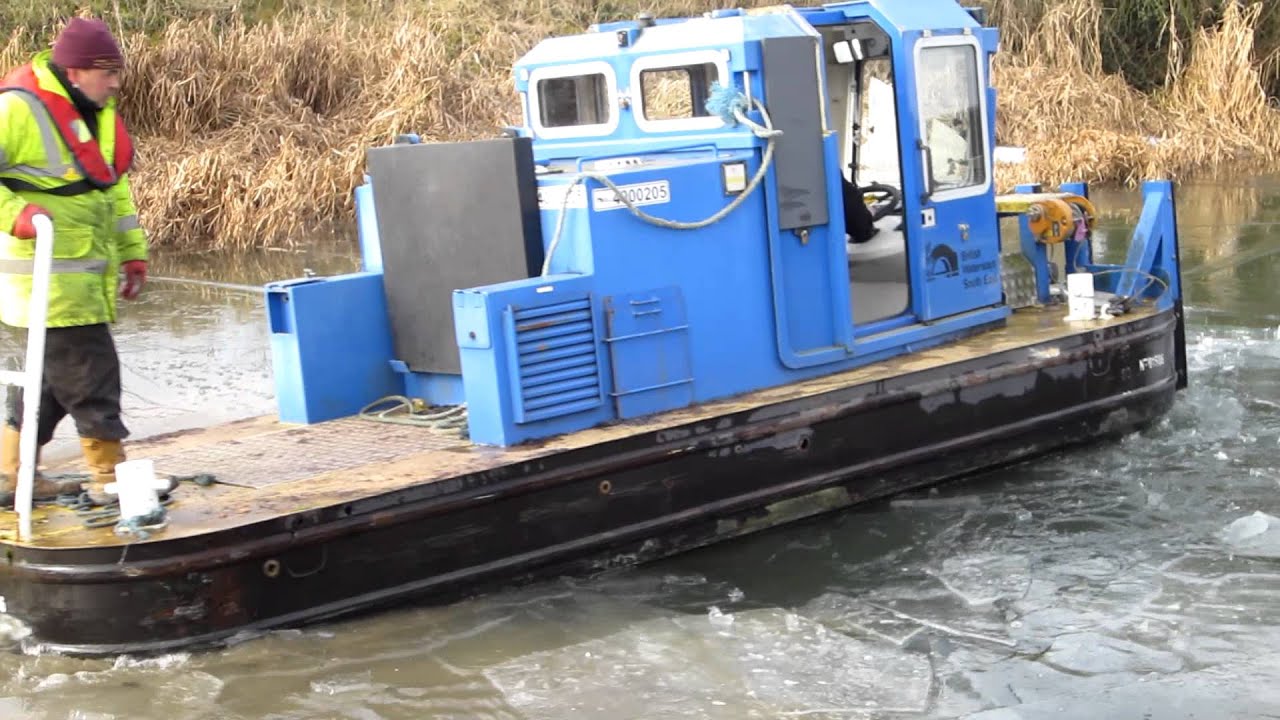 BW Pusher Tug Breaking Ice At Cow Roast, Grand Union Canal - YouTube