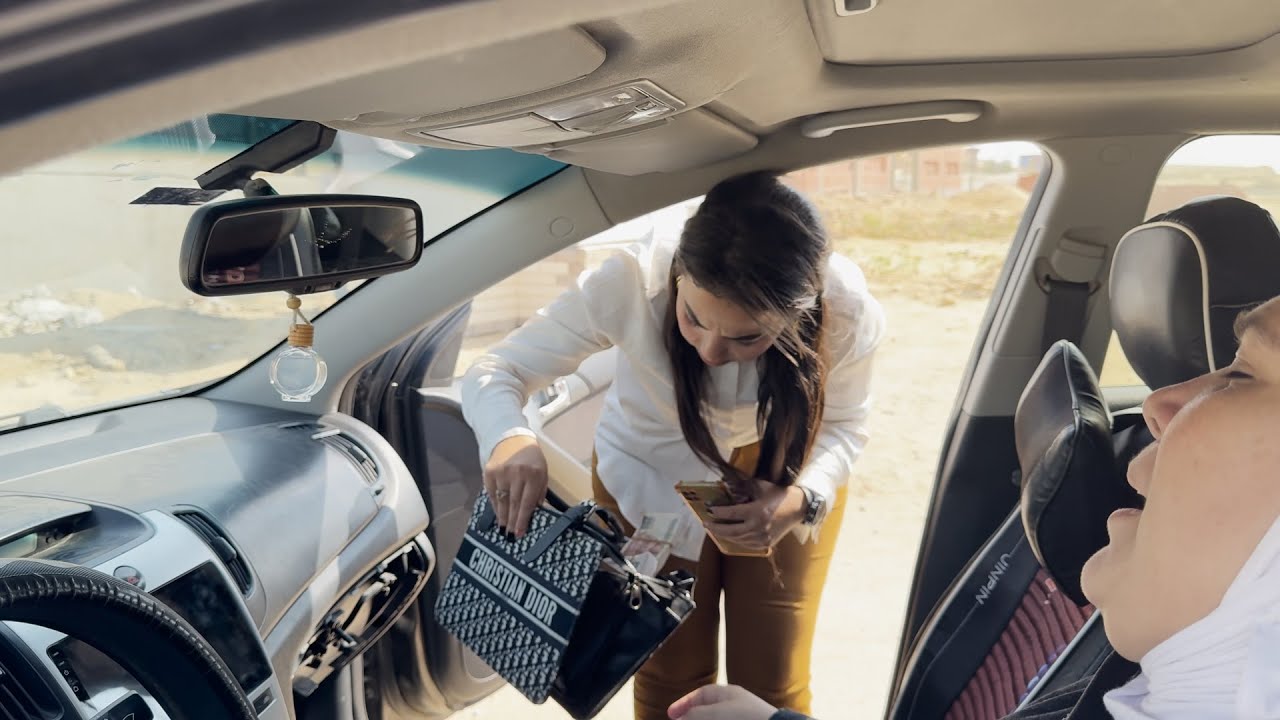 راحت تسرق ست مغمى عليها.. فاكتشفت إنها حماتها المستقبلية! مليونيره تختبر خطيبته ابنها