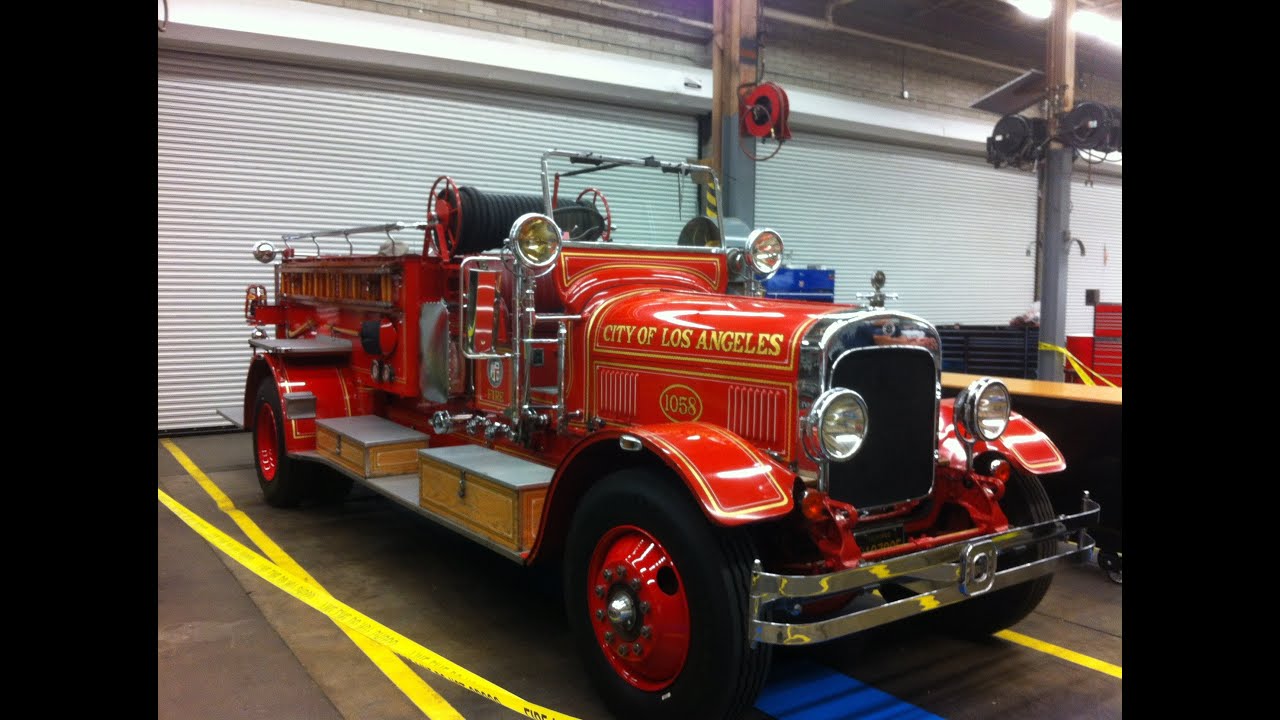 La City fire antique fire truck hand cranked siren - YouTube Fire Truck Siren