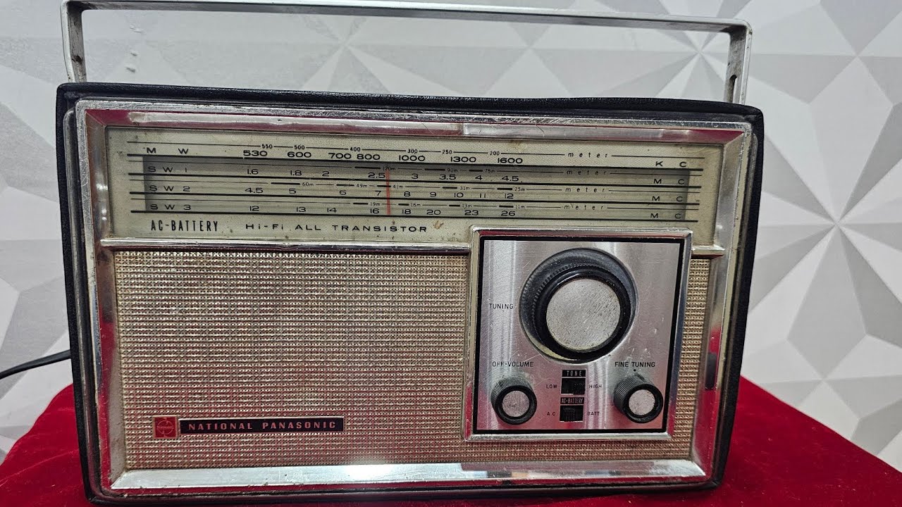 Vintage NATIONAL PANASONIC R- 441B Japan-Made 1963 one of the