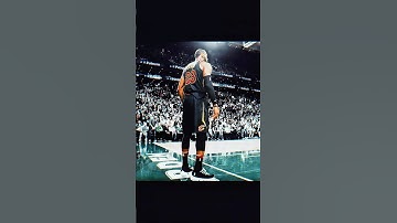 LeBron STARED DOWN the whole ARENA 😳