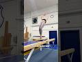 Ref:j_mgulmUnRY 1 oder 2    kommentiert, welches element euch besser gef�llt   #turnen #balkenturnen #gymnastics