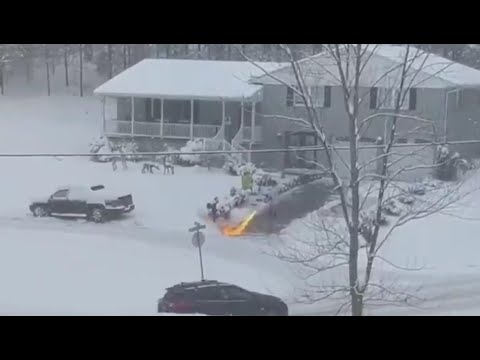 Чистим снег огнемётом! Метод из Кентукки, США