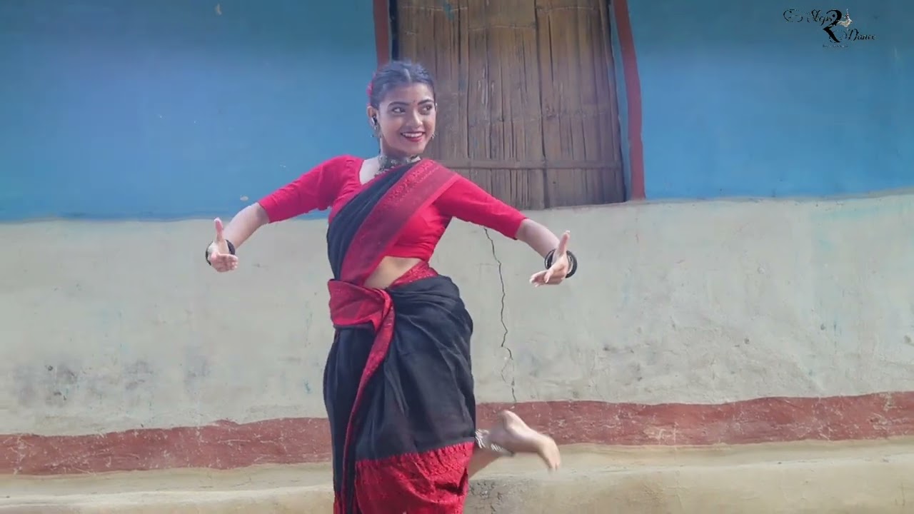 Kalo Vromor     Bengali folk Dance Fhagune agun legeche  Dance Cover by Sutapa Sardar