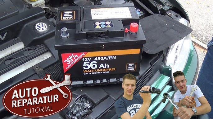 Auto Batterie wechseln Starterbatterie wechseln Skoda Fabia 