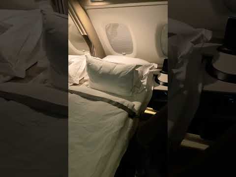 First Class double suites in Singapore Airlines A380 #shorts #firstclass #singaporeairlines #a380