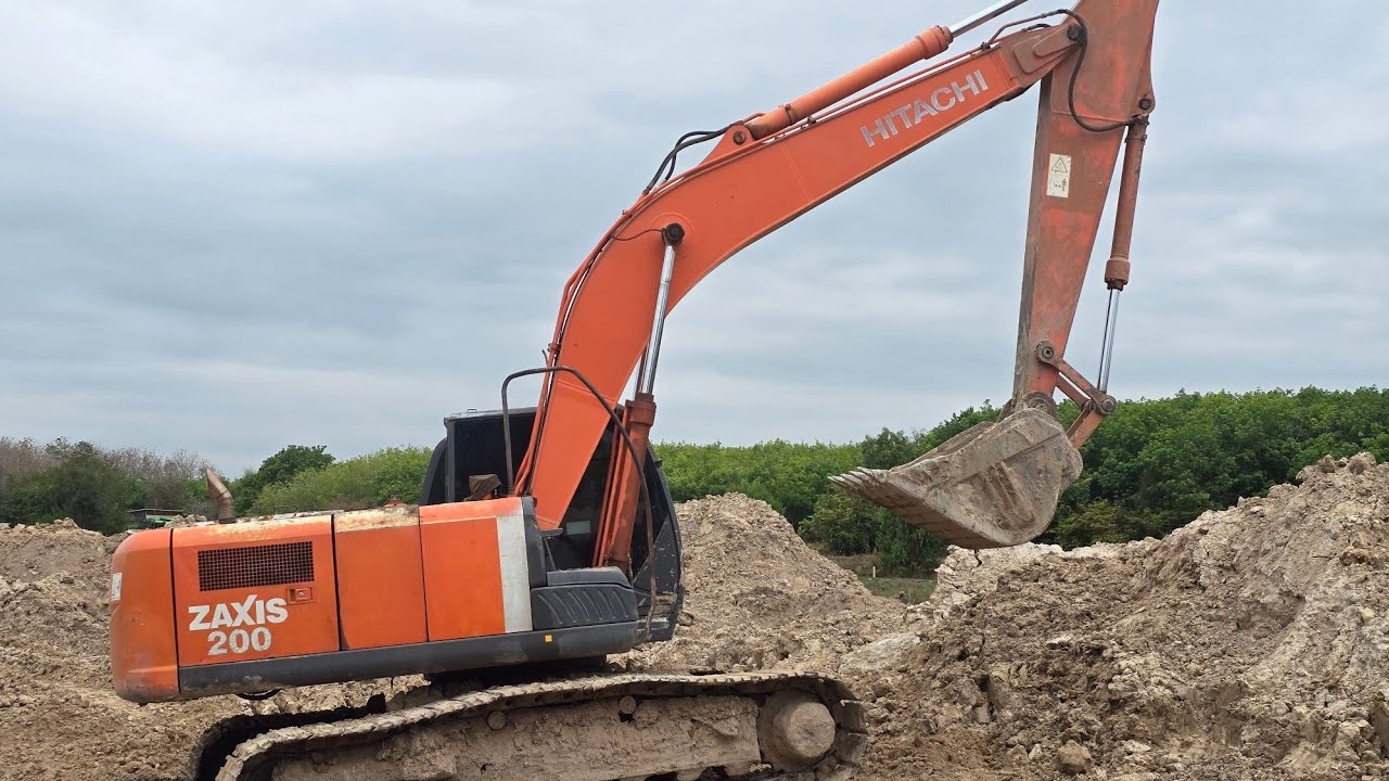 #HITACHI ZX200-3 ราคา 550,000 ต่อรอง  ดูรถ มุกดาหาร 0625870434 เก่ง #เก่งฝากซื้อชายรถขุดทั่วไทย