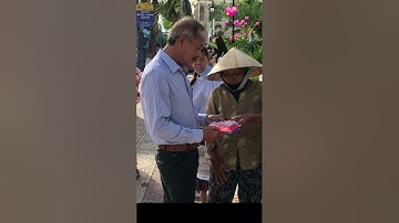 Chia sẻ yêu thương.#Từ thiện.#Cho đi là còn mãi(Spread love.#philanthropy.#giving is foreve)