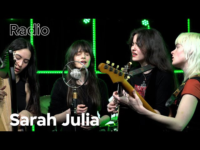 Sarah Julia - Live at 3voor12 Radio class=