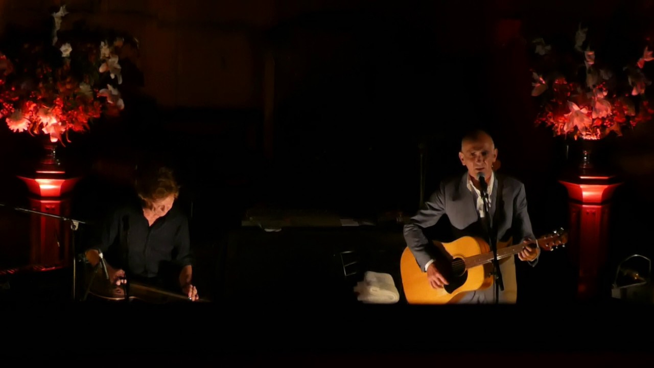 Ver Paul Kelly & Charlie Owen 2016-11-18 To Live Is To Fly at St Stephens Uniting Church Sydney no YouTube Ver Paul Kelly & Charlie Owen 2016-11-18 To Live Is To Fly at St Stephens Uniting Church Sydney no YouTube