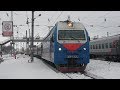 Смена электровозов пассажирским поездам по станции Балезино Горьковской железной дороги.