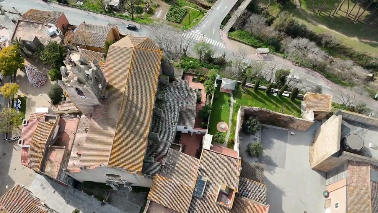 CASTILLO DE CALONGE y su IGLESIA DE SANT MARTI a vista de DRON 👌
