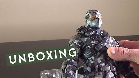 Unboxing the 1/6 scale ThreeZero GI Joe Firefly action figure