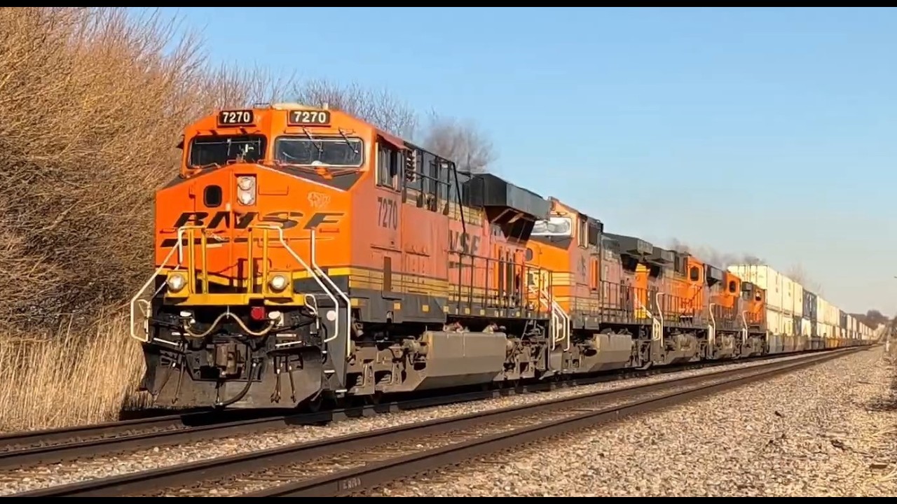 Southern Transcon on Fire! 5 Freight Trains, One after the Other. 