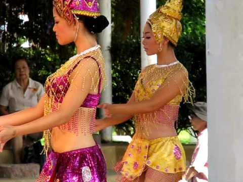 Sexy Vietnamese Dance