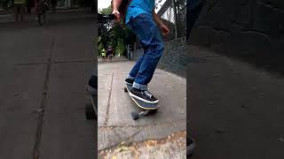 Buscando olas de concreto. Las @LoadedBoards rifan. #skate #surf #surfskate #longboard