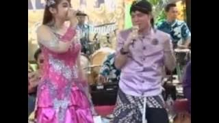 LIA CAPUCINO VS DIMAS TEDJO   NITIP KANGEN