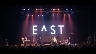 E^ST - Sweater Weather (Cover of The Neighbourhood – Live at The Forum)