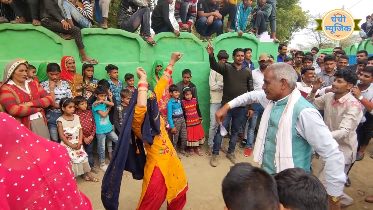 पीरे सूट वारी मेरे मन ! देवा गुर्जर के बैण्ड में ठिक्काओं पर गुर्जर लेडिजो का गजब डांस गांव बसई में