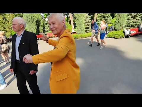 Гарбузи вродили Танцы в парке Горького Май 2021 Харьков