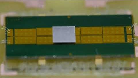 Transporter with electrodes structure for propelling of the micro-object