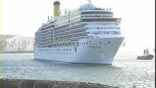 "Costa Luminosa" arriving at Dover